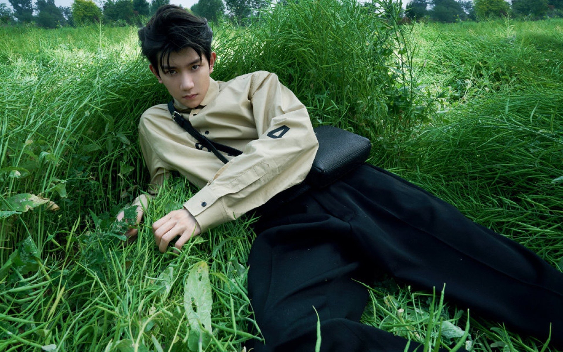 “高校足球联赛精彩纷呈，校际竞争激烈”，高校足球队排名